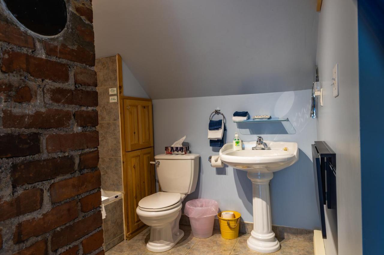 A Hidden Gem Bed&Breakfast Windsor Exterior foto