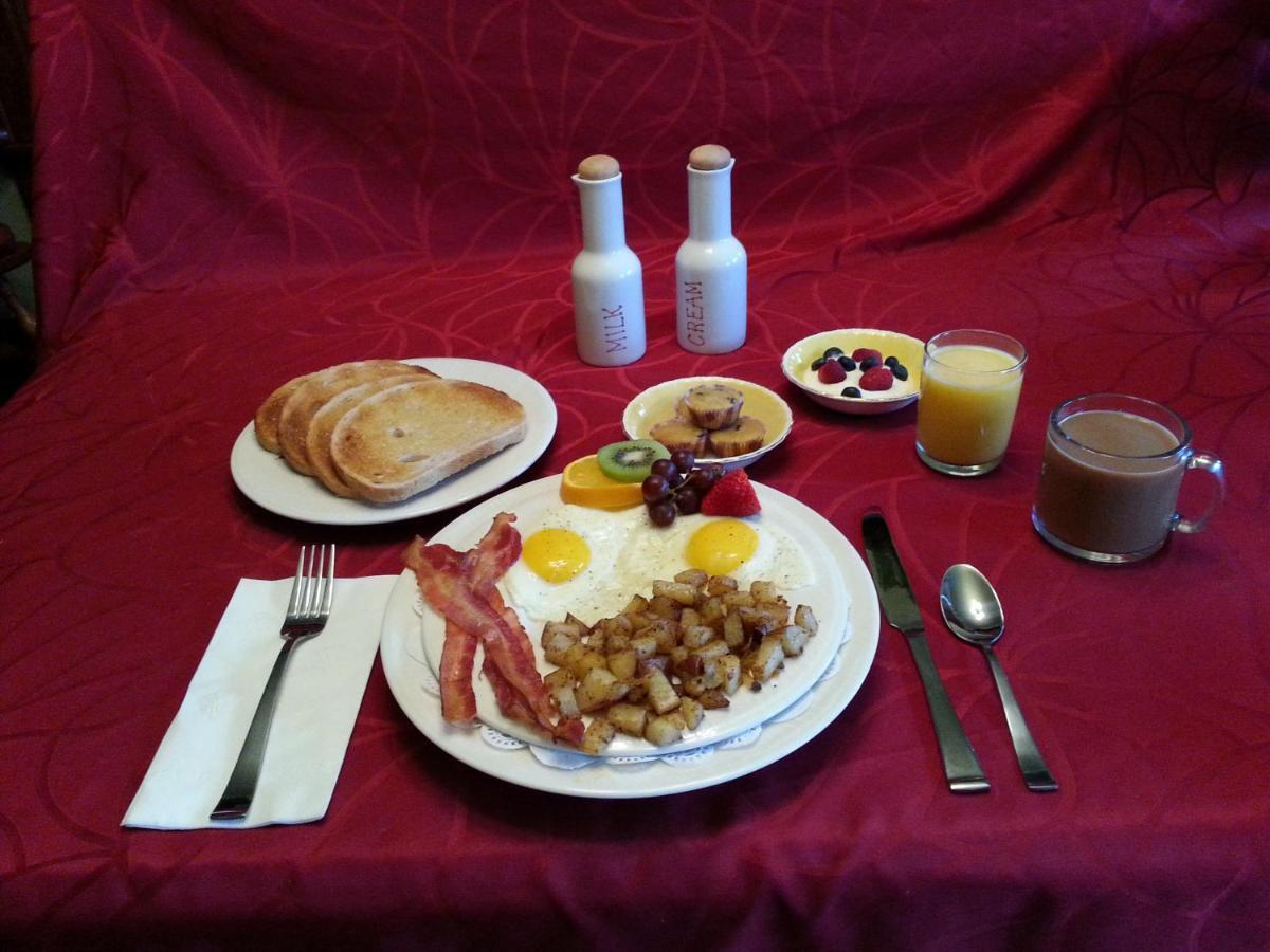 A Hidden Gem Bed&Breakfast Windsor Exterior foto